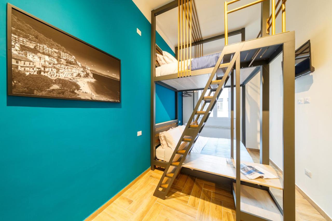 Central Station Apartments & Suites เนเปิลส์ ภายนอก รูปภาพ