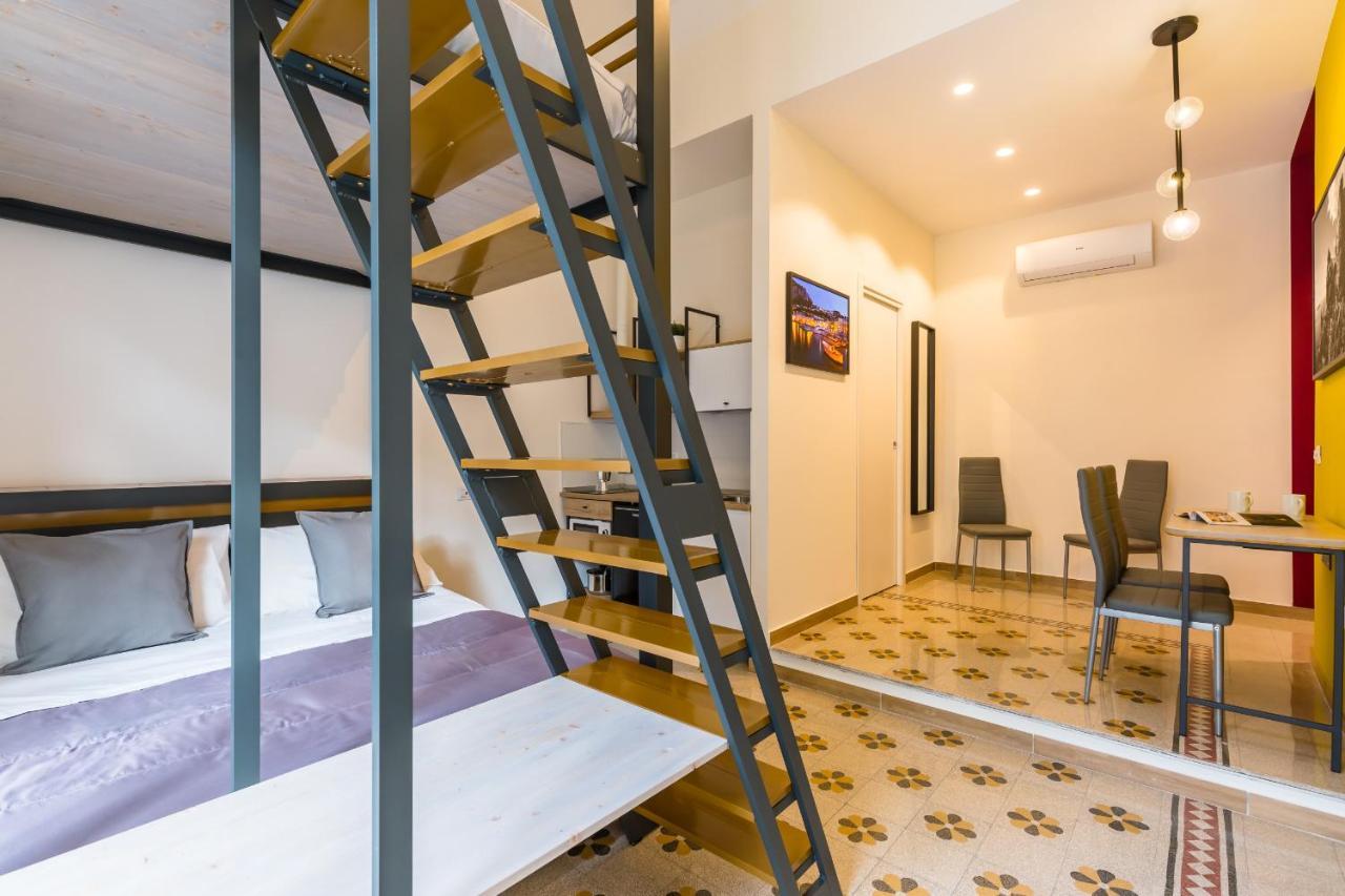 Central Station Apartments & Suites เนเปิลส์ ภายนอก รูปภาพ