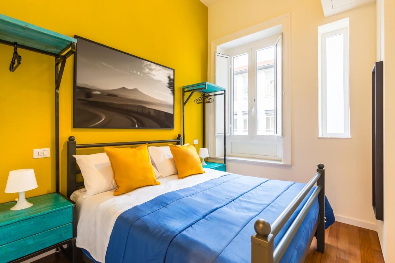 Central Station Apartments & Suites เนเปิลส์ ภายนอก รูปภาพ