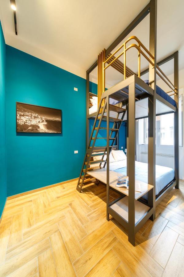 Central Station Apartments & Suites เนเปิลส์ ภายนอก รูปภาพ
