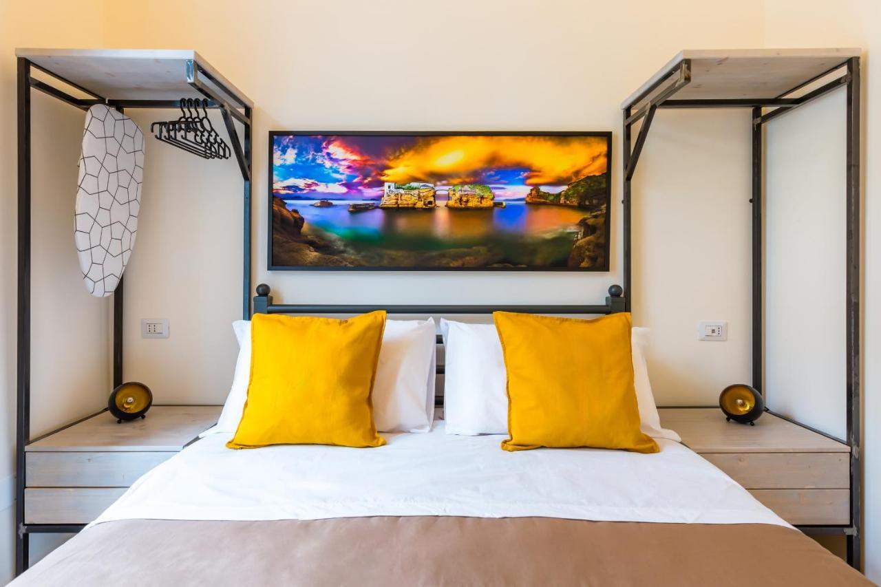 Central Station Apartments & Suites เนเปิลส์ ภายนอก รูปภาพ