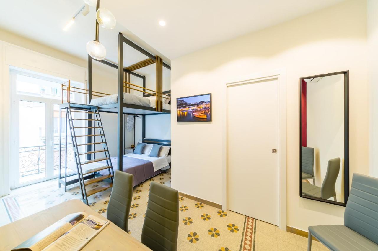 Central Station Apartments & Suites เนเปิลส์ ภายนอก รูปภาพ
