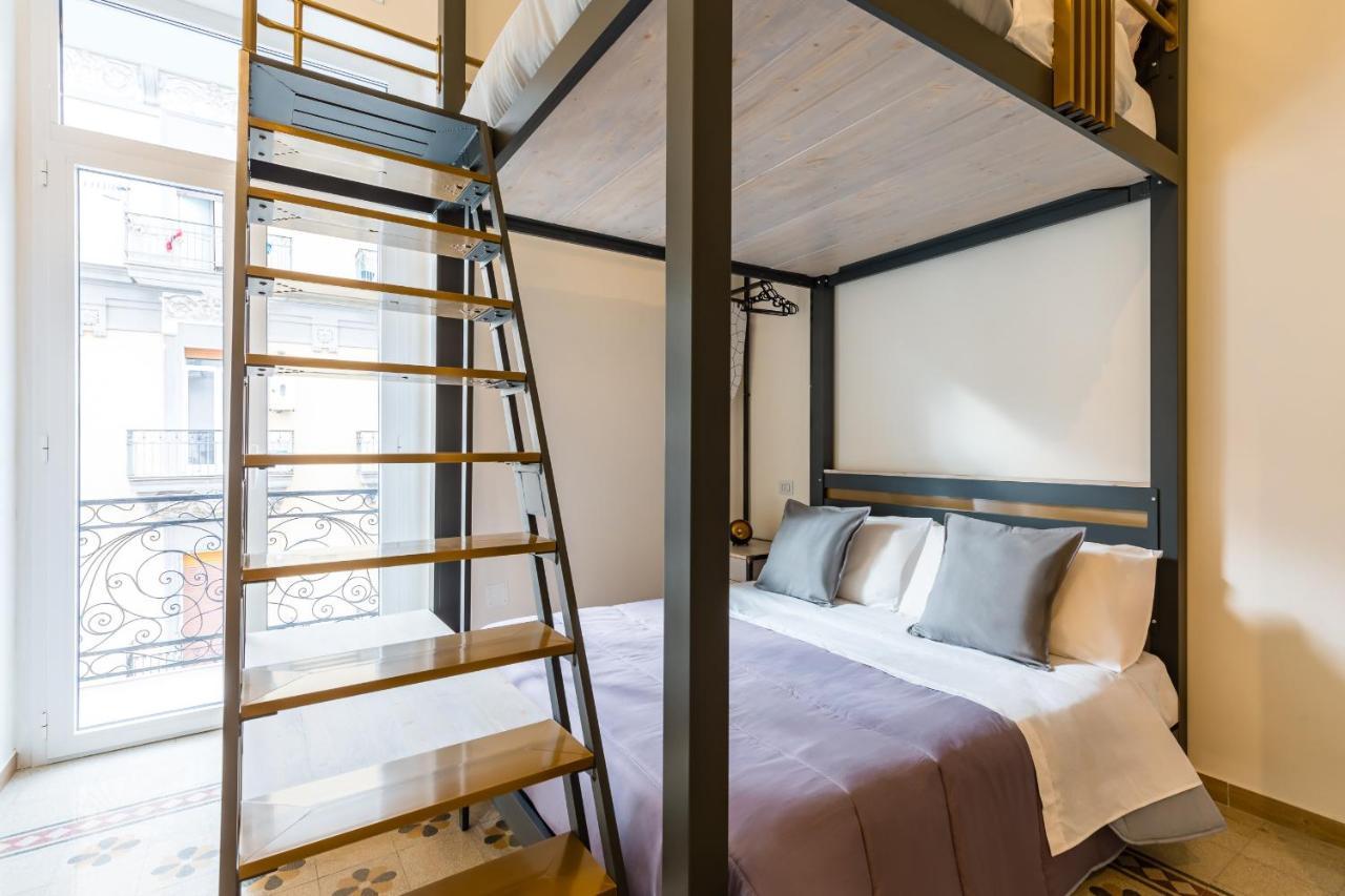 Central Station Apartments & Suites เนเปิลส์ ภายนอก รูปภาพ