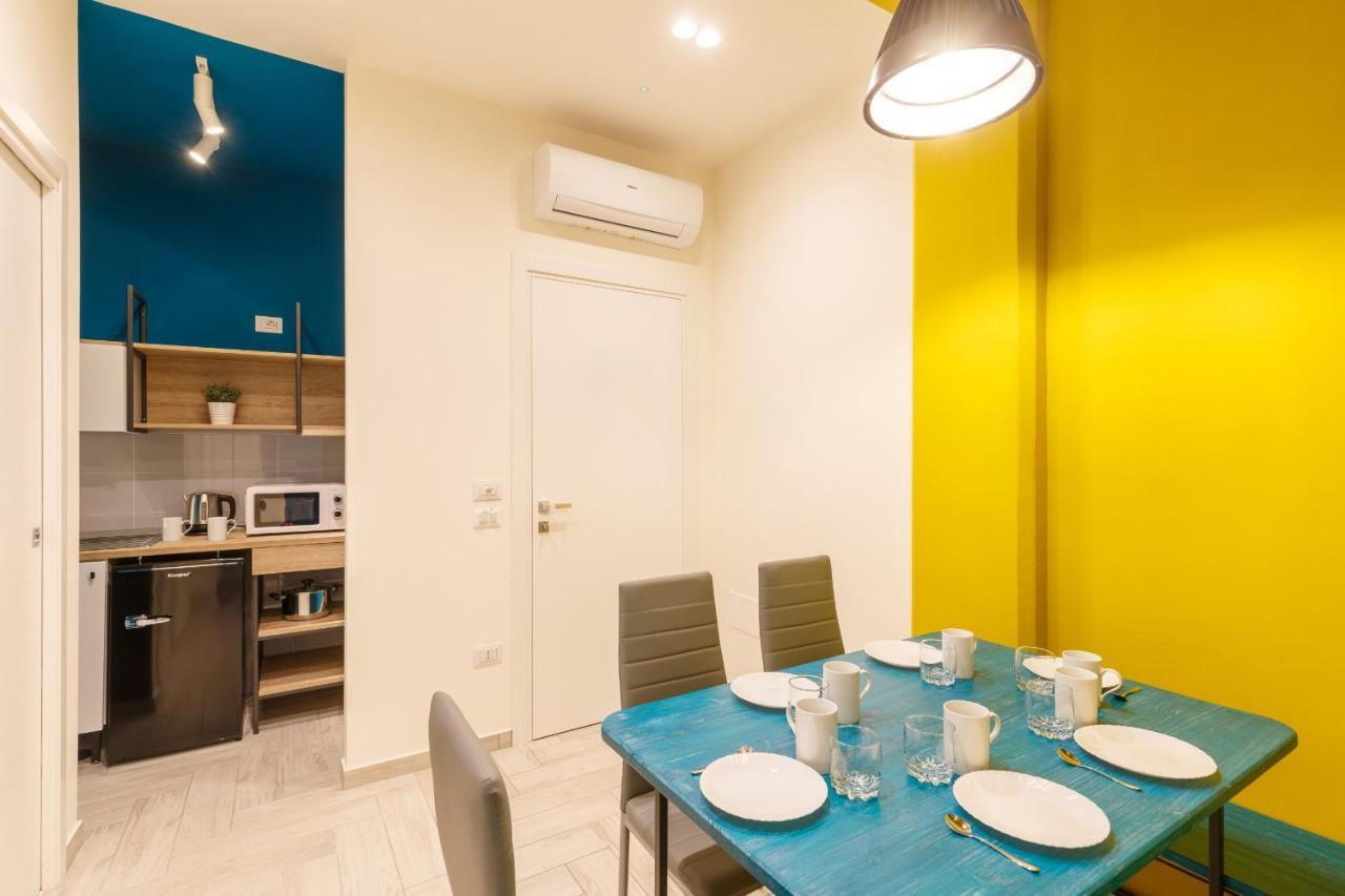 Central Station Apartments & Suites เนเปิลส์ ภายนอก รูปภาพ