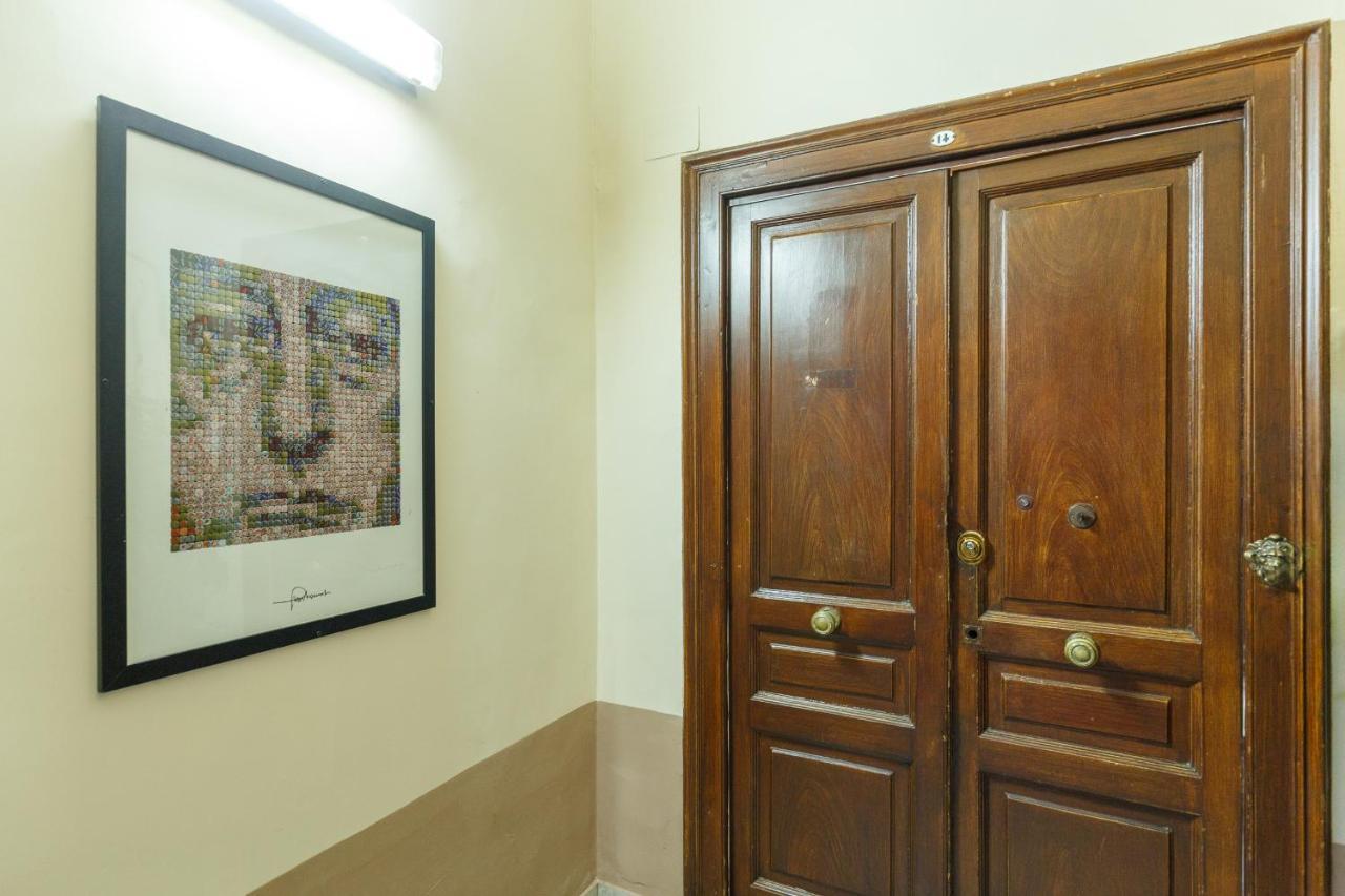 Central Station Apartments & Suites เนเปิลส์ ภายนอก รูปภาพ