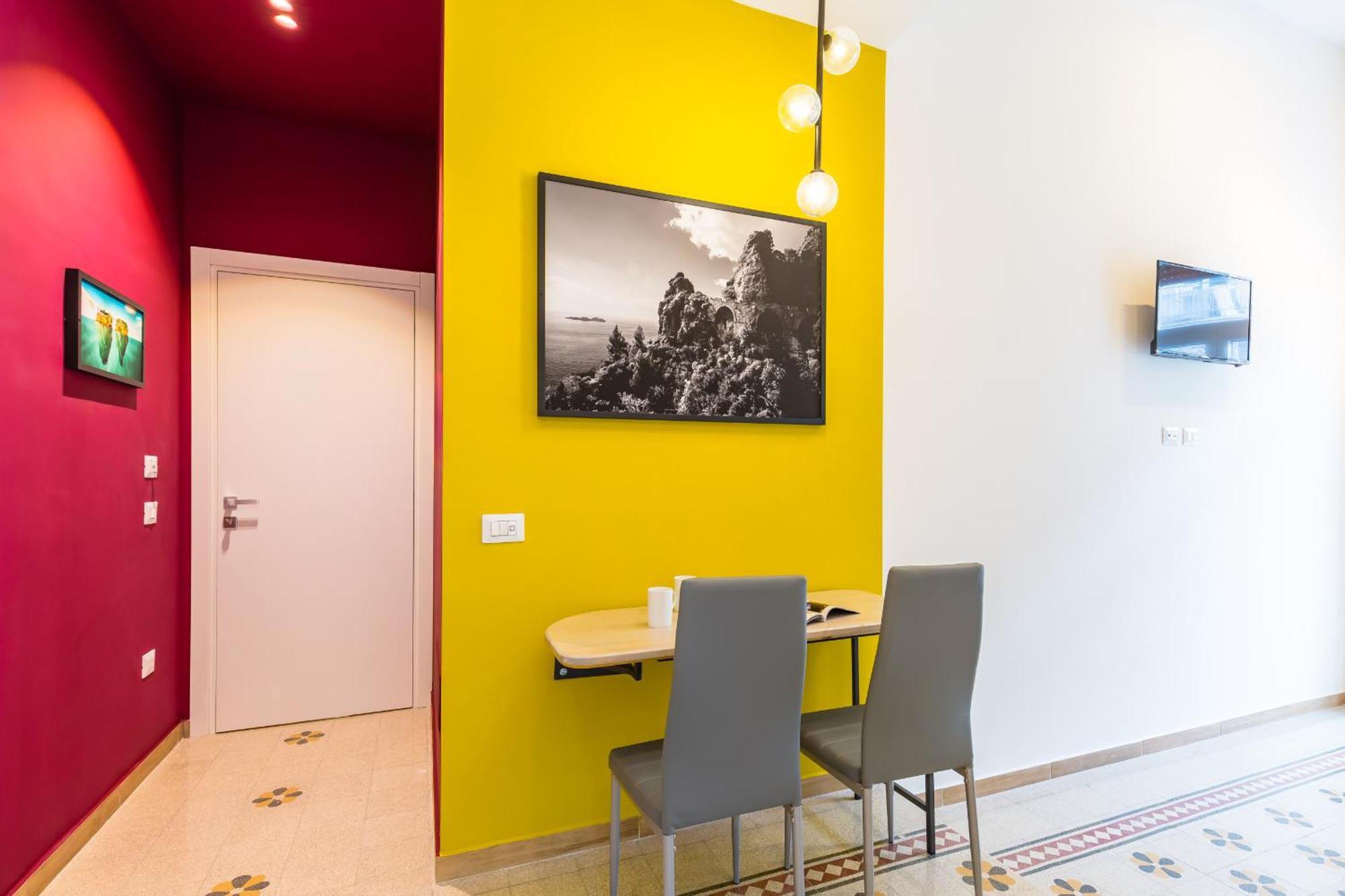 Central Station Apartments & Suites เนเปิลส์ ภายนอก รูปภาพ